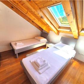 9 Bedroom Villa with Pool and Sea Views in Cavtat, sleeps 18